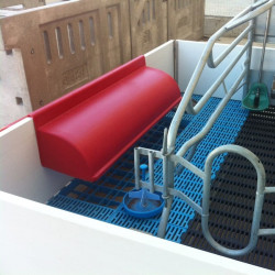 Red individual low Weaning nest for piglets