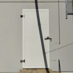 Aluminum/PVC door without frame with stainless steel hardware (maximum opening size of 2100x1000)